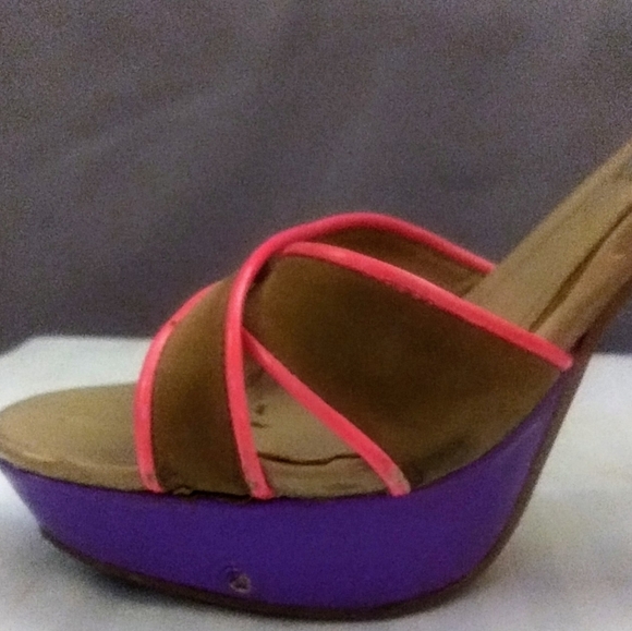 Heels - Picture 4 of 9